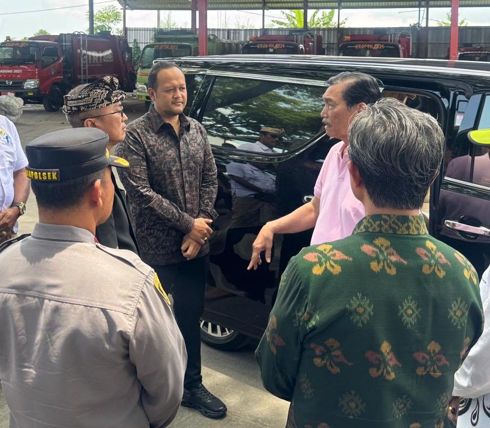 podiumnews.com-Wabub Badung Dampingi LBP Kunjungi TPST Mengwitani